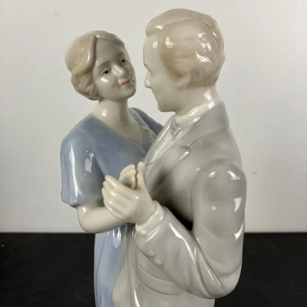 Porcelain Dancing Couple Figurine Wedding Cake Topper Romantic Vintage Decor HTF